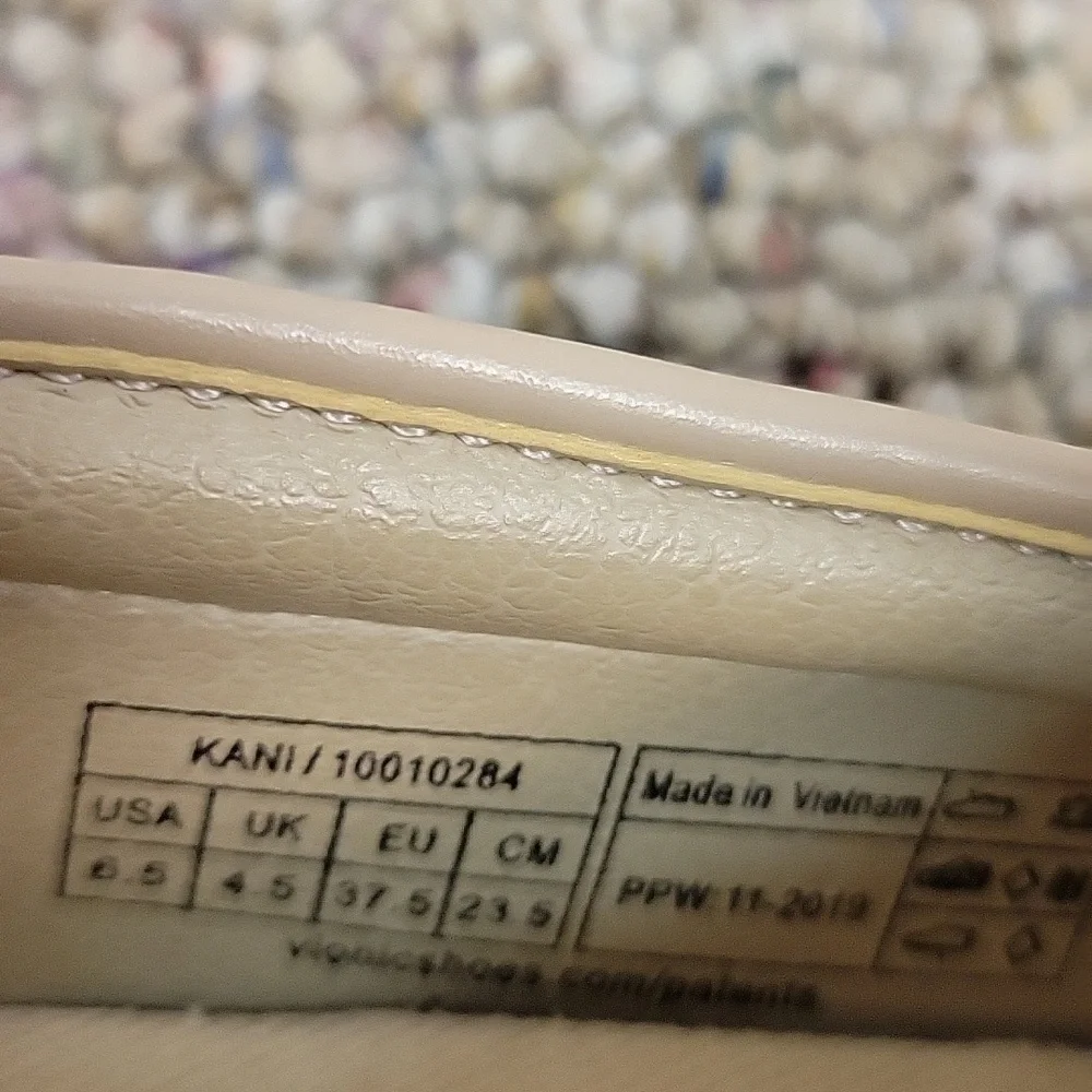 Vionic Beige Perforated Kani Slip-On Loafers Sz 6.5 Removable Insoles